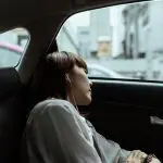¿Es seguro dormir en el coche con las ventanillas cerradas?